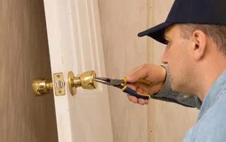 Golden Locksmith Services Daytona Beach, FL 386-319-1123 Golden Locksmith Services Daytona Beach, FL 386-319-1123 - 2-Cheap-Locksmith